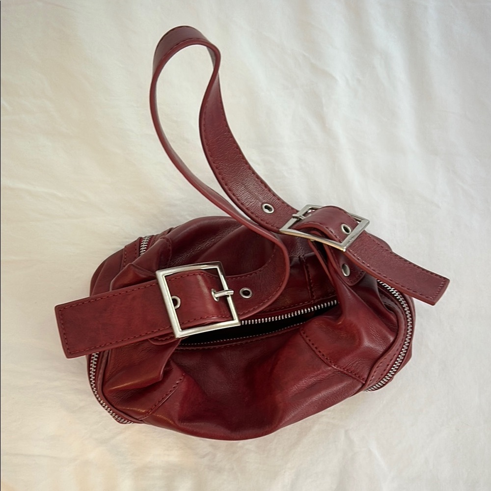 Cherry red leather bag - Picture 2 of 3